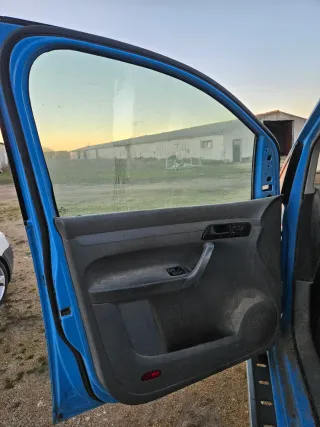 Puerta conductor VW Caddy