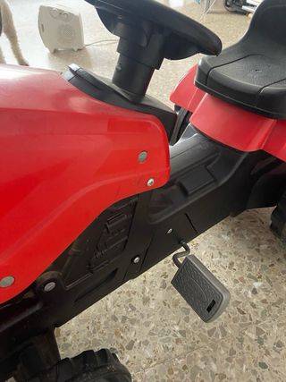 TRICICLO- TRACTOR DE JUGUETE ROJO Y REMOLQUE SMOBY