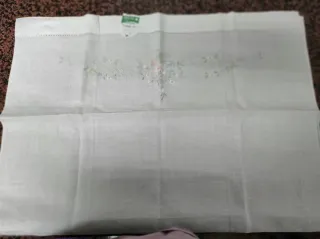 Mantel de mesa bordado floral