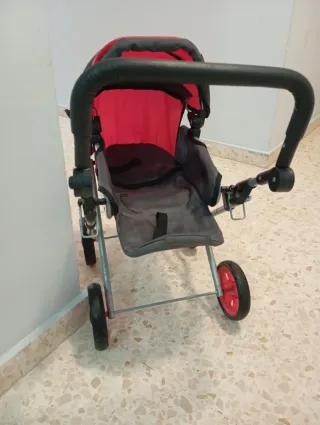 Carrito de juguete rojo