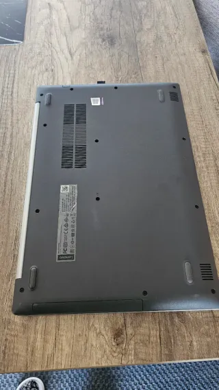 Portátil Lenovo IdeaPad 330-15I con cargador