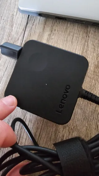 Portátil Lenovo IdeaPad 330-15I con cargador