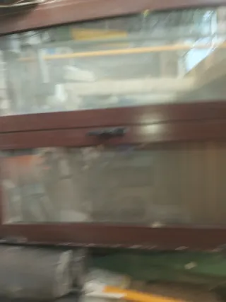 Ventana aluminio marrón doble cristal