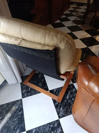 Butaca de piel y madera