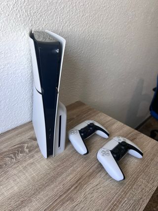 Playstation 5 Slim 1TB + MANDO(s)