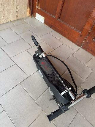 Patinete Eléctrico Negro ￼ falta ￼ batería