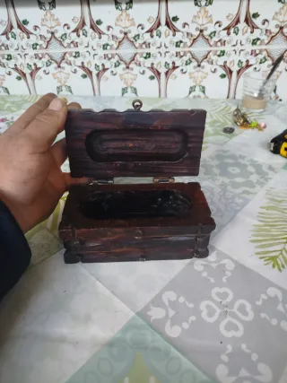 Cofre joyero antiguo de madera