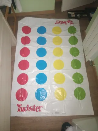 Juego de mesa Twister Hasbro