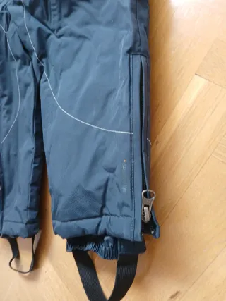 Peto de esquí infantil Decathlon 2 años y guantes