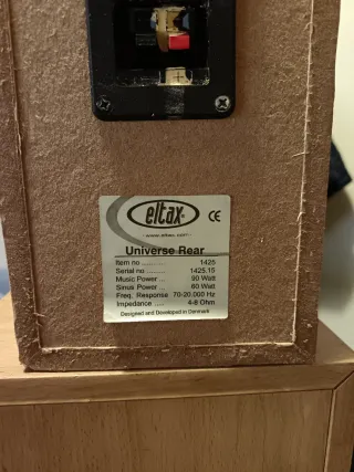 Altavoces Bafles Beige  y Plateados,