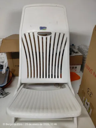 Sillas de playa de plástico blancas