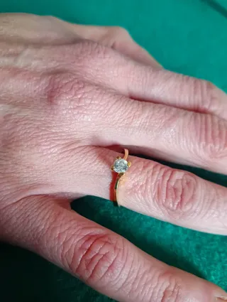 Anillo vintage con circonita