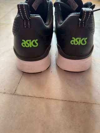 Zapatillas ASICS Negras y Rojas amarilla y verde