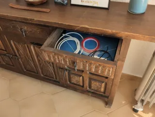 A. Antiguo Madera Maciza 30€