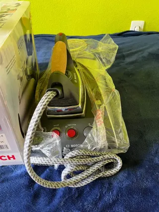 Plancha Bosch a estrenar. Sin utilizar aún.