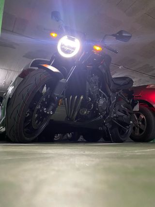 Honda CB650R Full Black (Abril 2023)