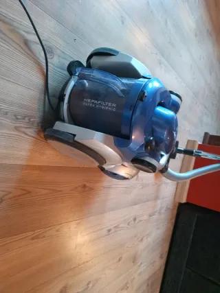 Aspiradora Ufesa Cycletron 1800W