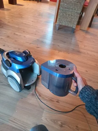 Aspiradora Ufesa Cycletron 1800W