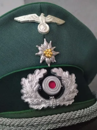 Gorra de plato militar