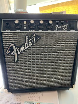 Amplificador Fender Frontman 10G