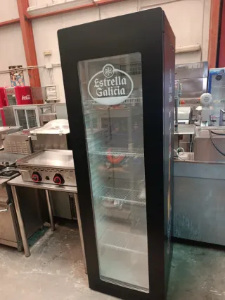 Nevera expositora Estrella Galicia