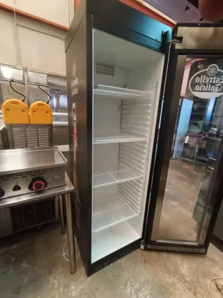 Nevera expositora Estrella Galicia