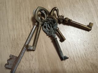 Set di chiavi antiche