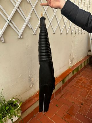 Chaqueta Cuero ZARA Hombre Negra