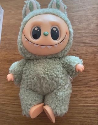 Labubu Peluche Monstruo Verde Beige