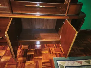 Se regala mueble de salón madera y cristal