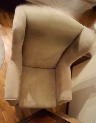 Sillón clásico beige de tela