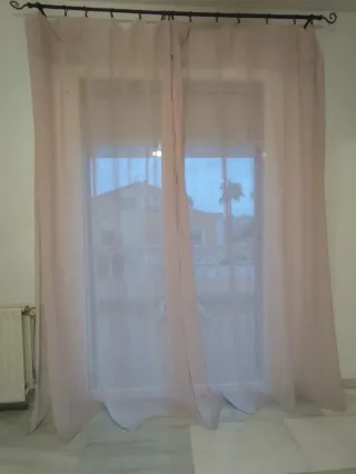 Barra y cortina para ventanal de 1,50 metros