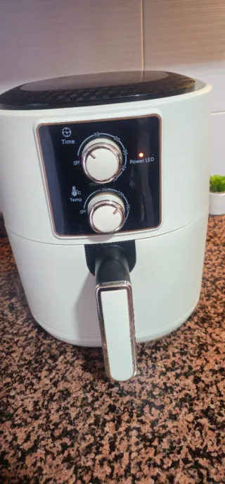 Freidora de aire blanca