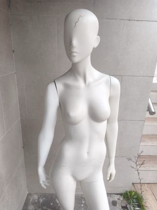 Maniquí mujer blanco