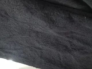 Chaqueta negra con cremallera