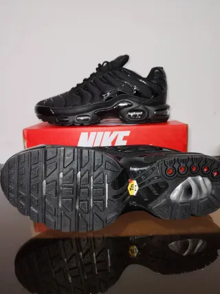 Nike TN Negras