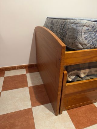 Cama nido madera + mesita noche
