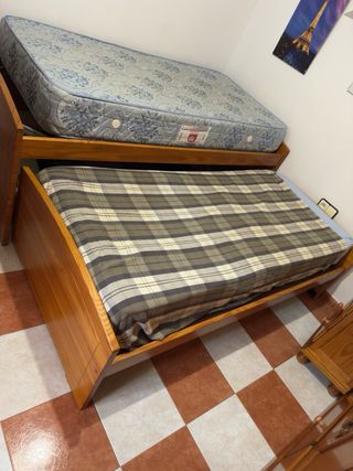 Cama nido madera + mesita noche