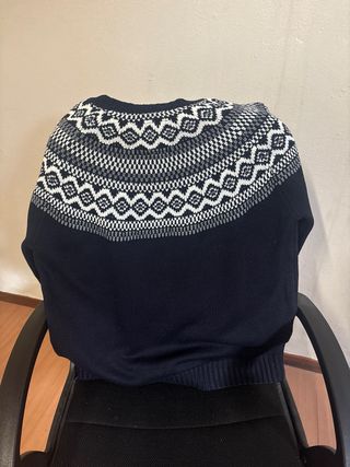 Maglione pesante blu con fantasia