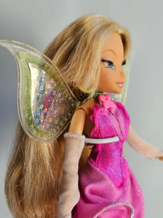 Muñeca Winx Flora Pixie Magic