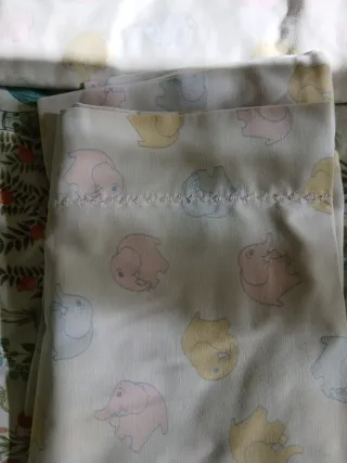 Ropa de cama para bebé: sábanas y cojín