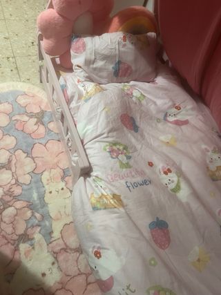 Cama infantil con colchón