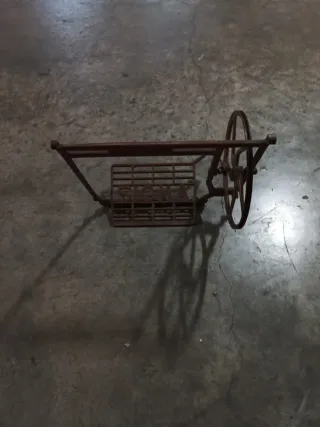 Máquina de coser antigua de metal