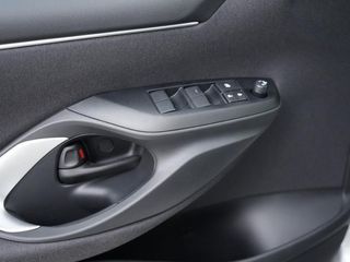 Toyota Yaris 1.5 e-CVT 116CV 120H Active Plus