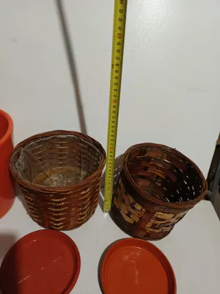 Tiestos cerámica y mimbre varios