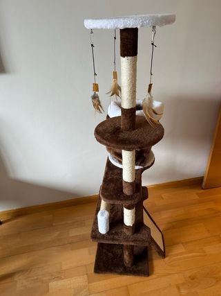 Árbol rascador grande para gatos