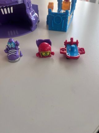 Torre Superthings Juguete