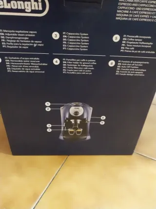Macchina caffè espresso e cappuccino DeLonghi
