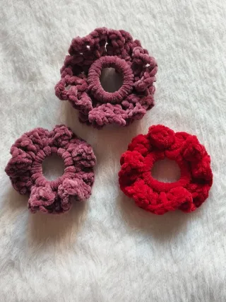 Coleteros terciopelo rosa maquillaje y rojo