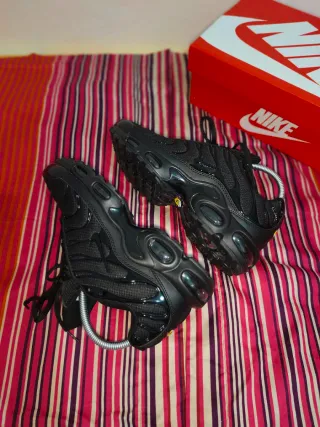 Nike TN  Negras